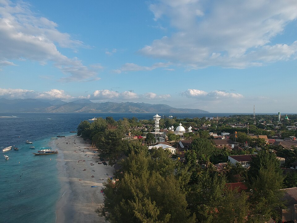 Laut biru dan pantai Gili Trawangan, Lombok